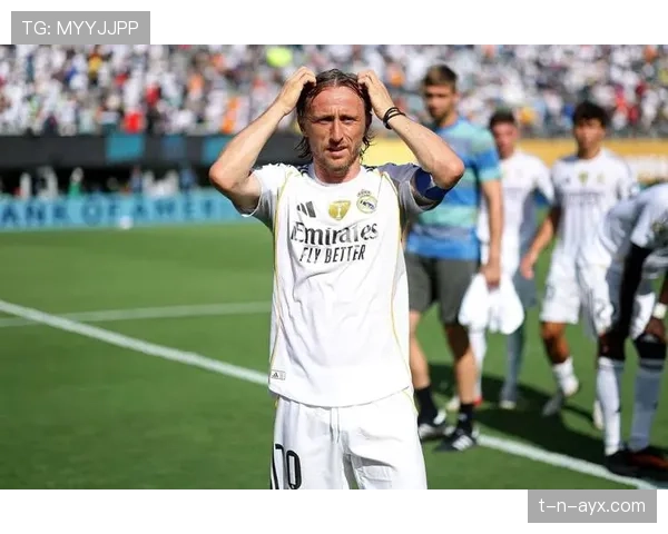 莫德里奇再展传奇风采,率队稳步攀升赛季表现抢眼 莫德里奇再展传奇风采,率队稳步攀升赛季表现抢眼