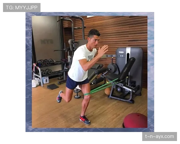 C罗身体管理揭秘：科学训练与精准饮食如何延长巅峰职业生涯