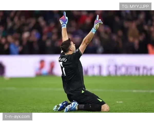 马丁内斯迅速融入英超赛场,出色表现助球队全力争胜 马丁内斯迅速融入英超赛场,出色表现助球队全力争胜