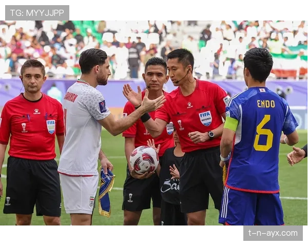 亚洲杯裁判争议判罚引热议,球迷与专家激辩决策合理性 亚洲杯裁判争议判罚引热议,球迷与专家激辩决策合理性