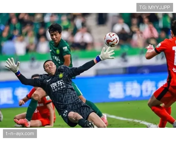 中国足球极端防守战术近期表现稳健但进攻端仍显乏力 中国足球极端防守战术近期表现稳健但进攻端仍显乏力