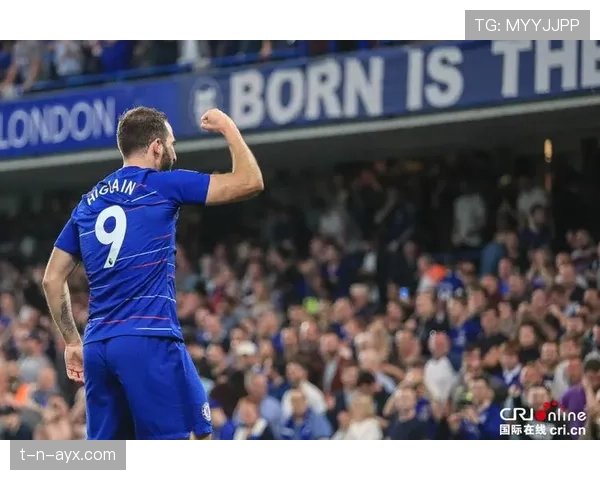 从黑马奇兵到切尔西中场核心：坎特的生涯转折