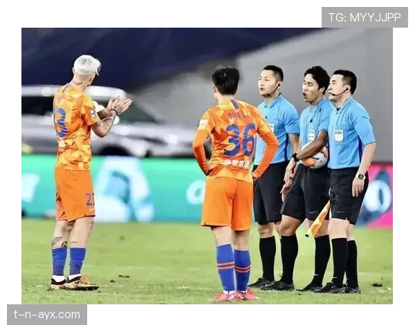 足球规则中关于球员佩戴首饰的判罚标准