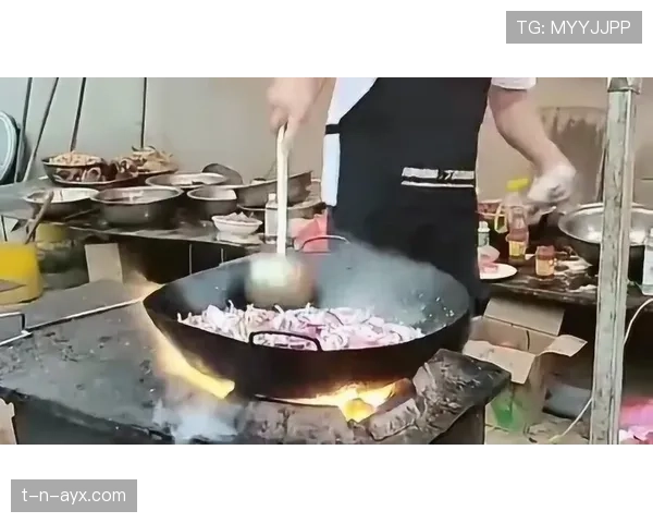 余依婷下飞机第一条动态直接放酒店账单，数字大到我怀疑是不是忘了个零